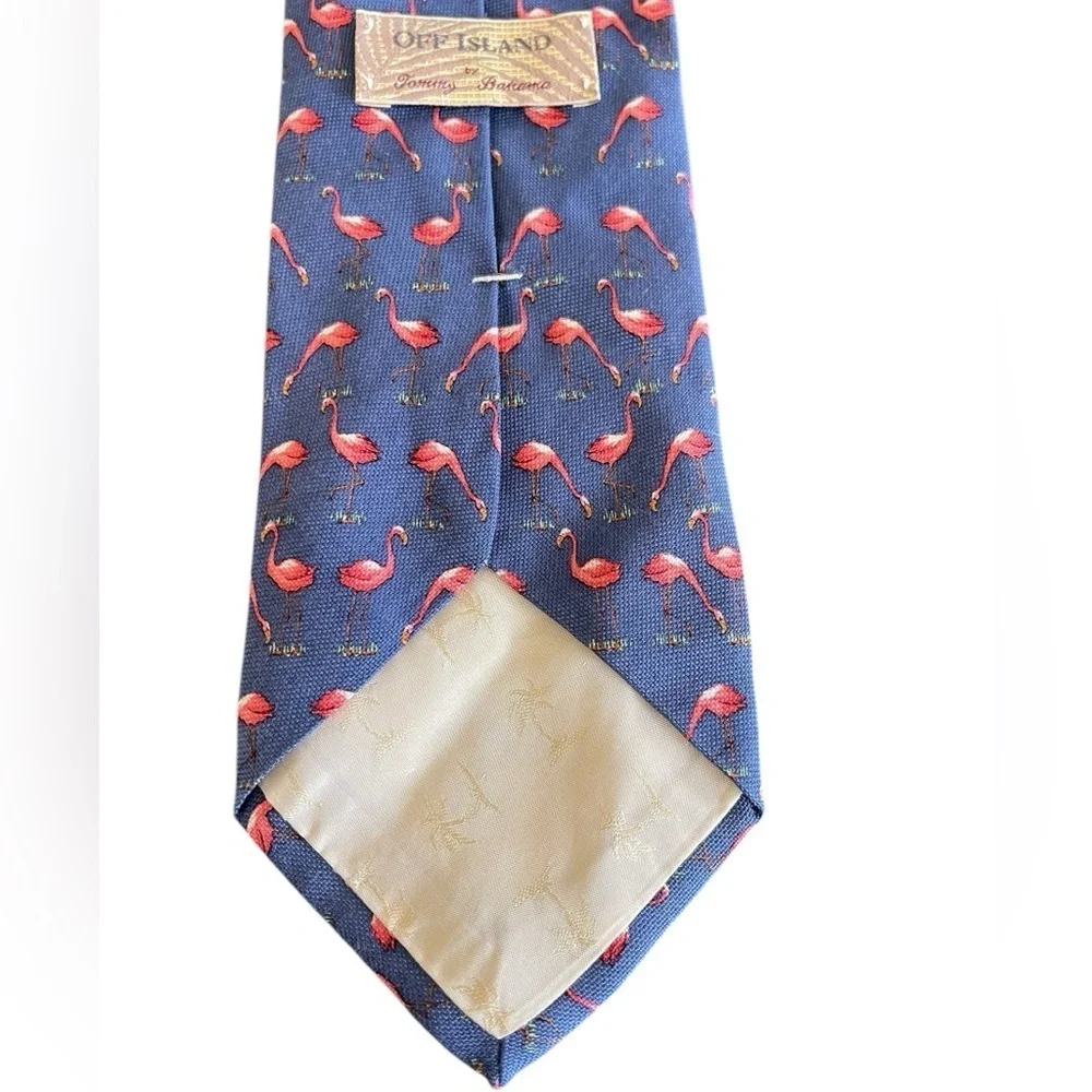 🦩🌴TOMMY BAHAMA Off Island SILK Blue Flamingo Patterned Tie. Awesome!